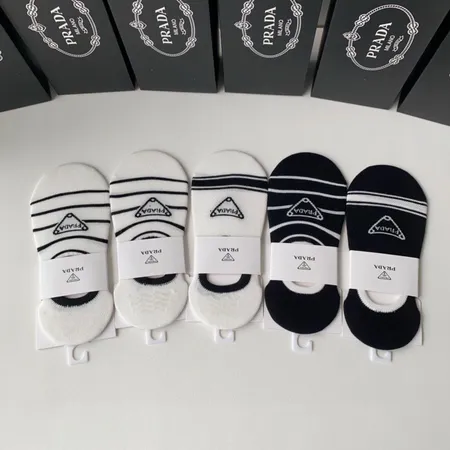 スーパーコピー プラダ 靴下