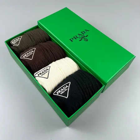 スーパーコピー プラダ 靴下