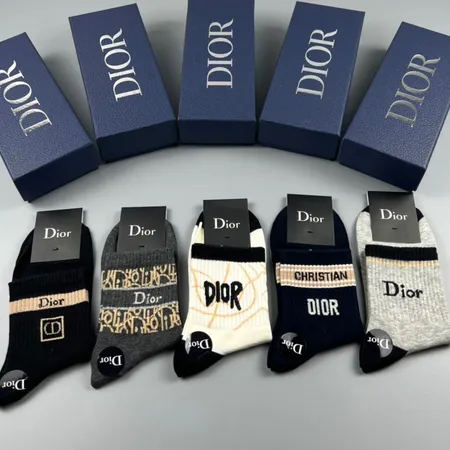 スーパーコピー ディオール 靴下