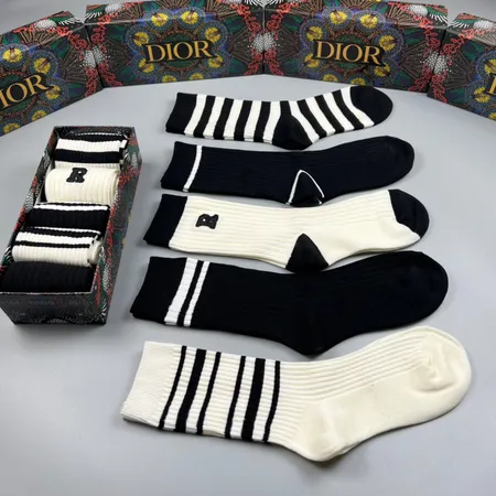 スーパーコピー ディオール 靴下