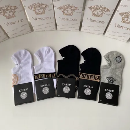 スーパーコピー ヴェルサーチ 靴下