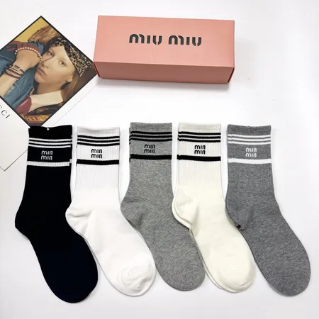 スーパーコピー ミュウミュウ 靴下