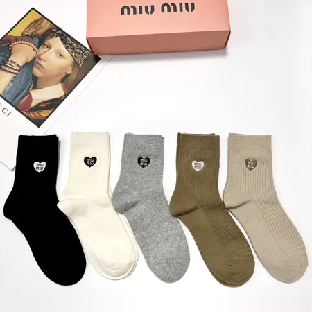スーパーコピー ミュウミュウ 靴下