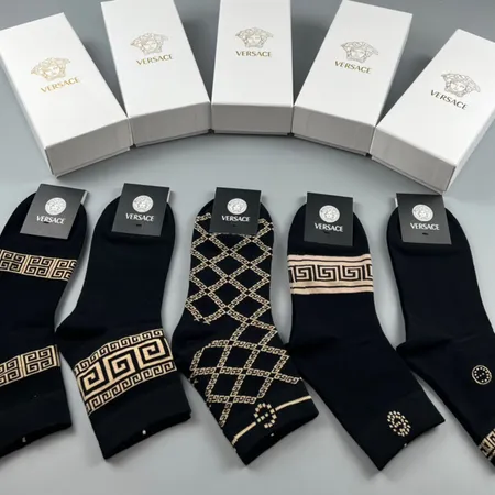 スーパーコピー ヴェルサーチ 靴下