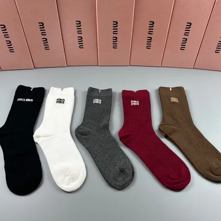 スーパーコピー ミュウミュウ 靴下