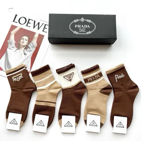  スーパーコピー プラダ 靴下