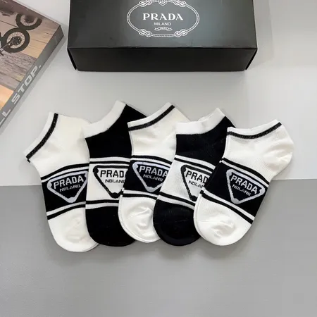 スーパーコピー プラダ 靴下