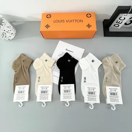 スーパーコピー ルイヴィトン 靴下