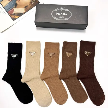 スーパーコピー プラダ 靴下