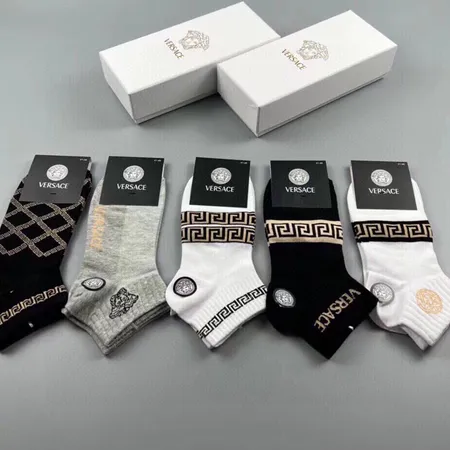 スーパーコピー ヴェルサーチ 靴下