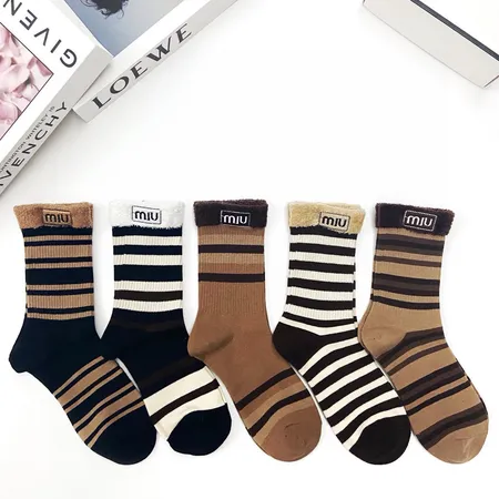 スーパーコピー ミュウミュウ 靴下