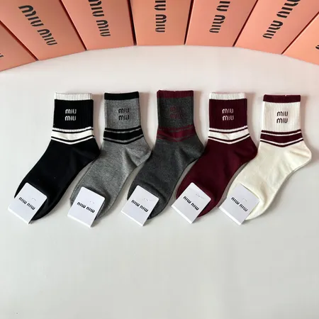 スーパーコピー ミュウミュウ 靴下