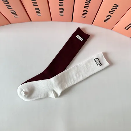 スーパーコピー ミュウミュウ 靴下