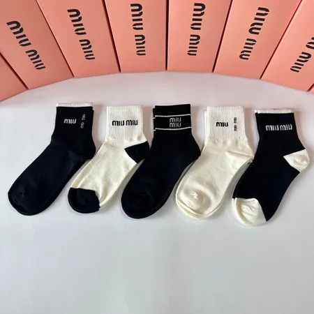 スーパーコピー ミュウミュウ 靴下