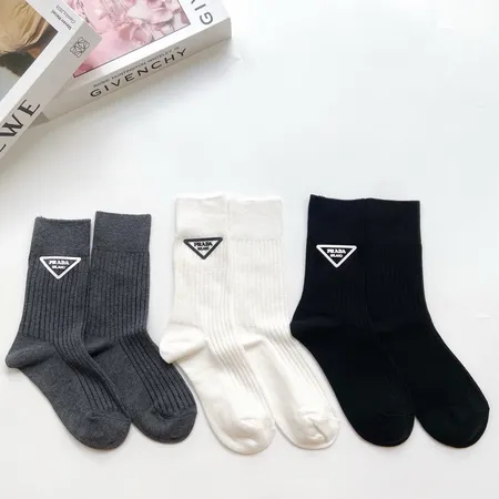 スーパーコピー プラダ 靴下