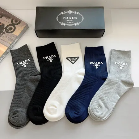 スーパーコピー プラダ 靴下