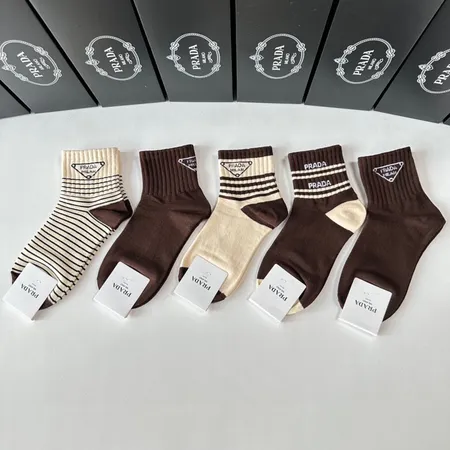 スーパーコピー プラダ 靴下