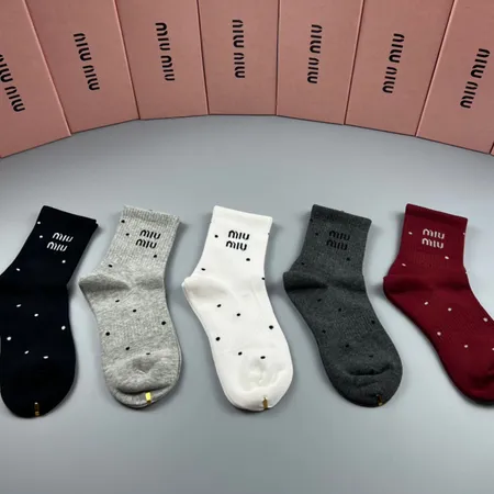 スーパーコピー ミュウミュウ 靴下