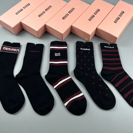 スーパーコピー ミュウミュウ 靴下