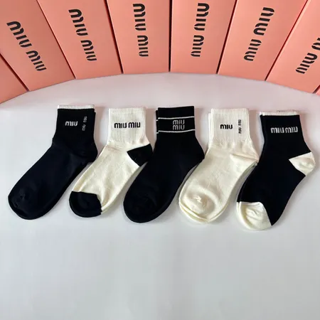 スーパーコピー ミュウミュウ 靴下