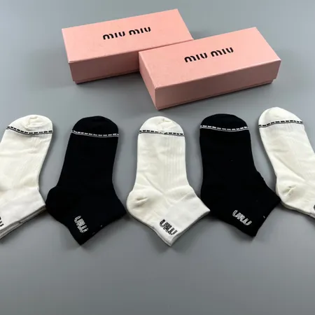 スーパーコピー ミュウミュウ 靴下