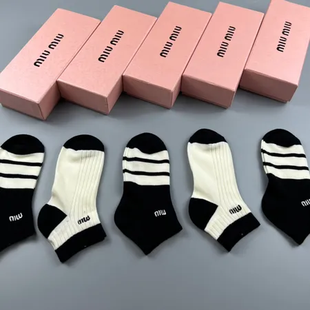 スーパーコピー ミュウミュウ 靴下