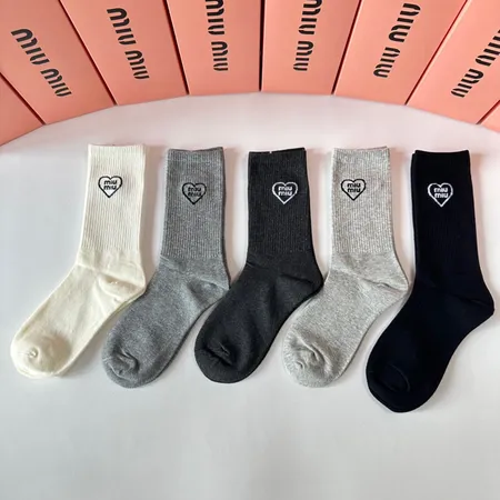 スーパーコピー ミュウミュウ 靴下