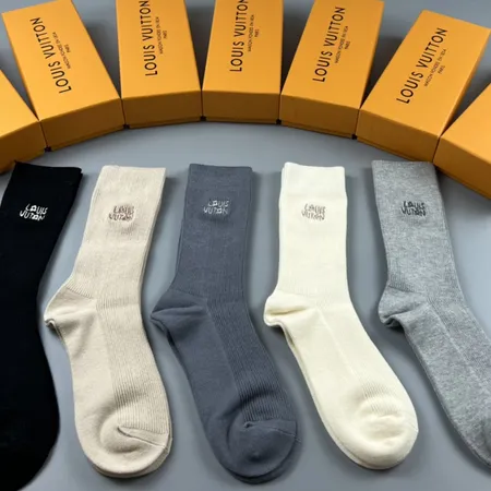 スーパーコピー ルイヴィトン 靴下