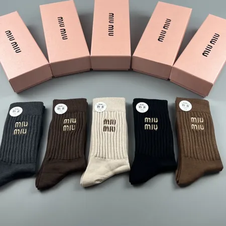 スーパーコピー ミュウミュウ 靴下