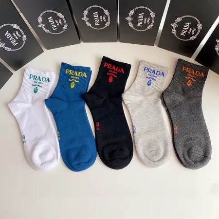 スーパーコピー プラダ 靴下