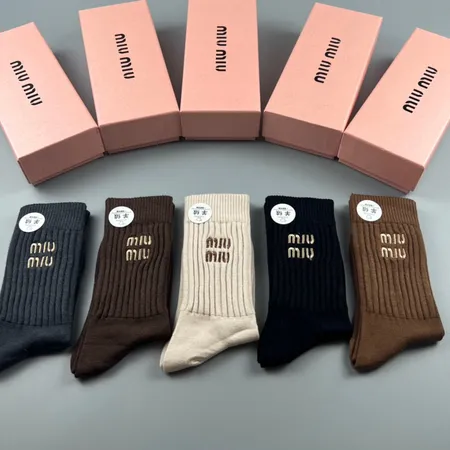 スーパーコピー ミュウミュウ 靴下