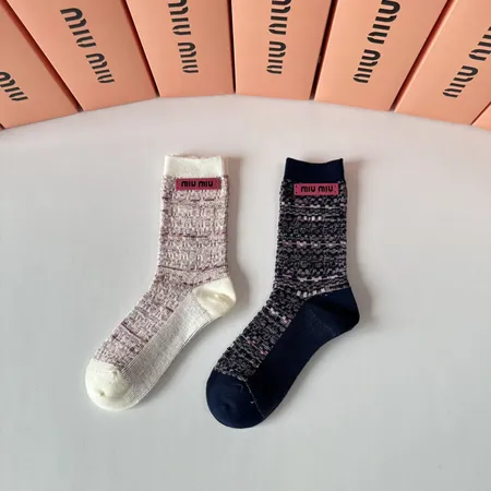スーパーコピー ミュウミュウ 靴下