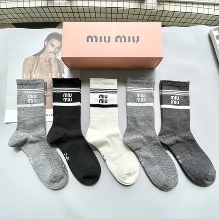 スーパーコピー ミュウミュウ 靴下