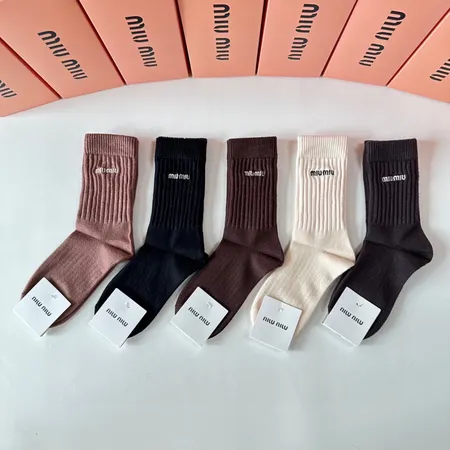 スーパーコピー ミュウミュウ 靴下