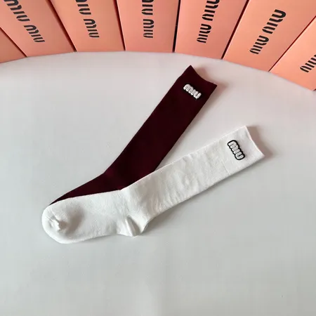 スーパーコピー ミュウミュウ 靴下