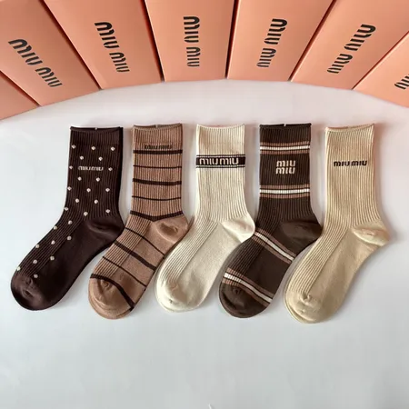 スーパーコピー ミュウミュウ 靴下