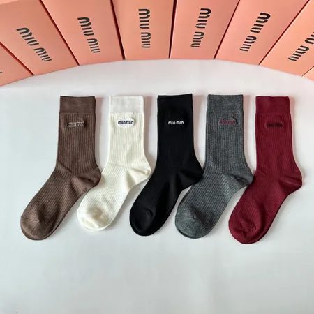 スーパーコピー ミュウミュウ 靴下