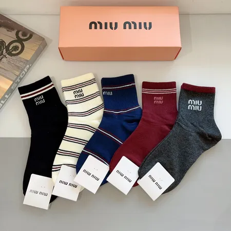 スーパーコピー ミュウミュウ 靴下