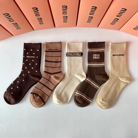 スーパーコピー ミュウミュウ 靴下