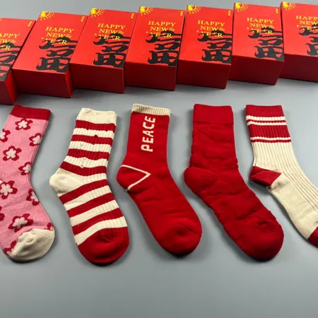 スーパーコピー プラダ 靴下