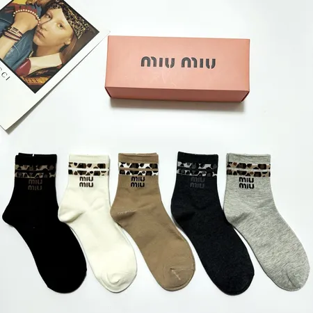 スーパーコピー ミュウミュウ 靴下