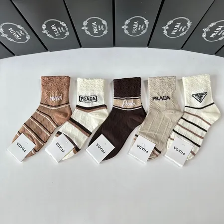 スーパーコピー プラダ 靴下