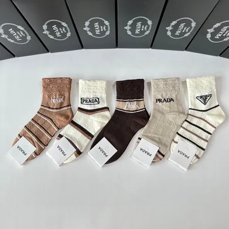 スーパーコピー プラダ 靴下