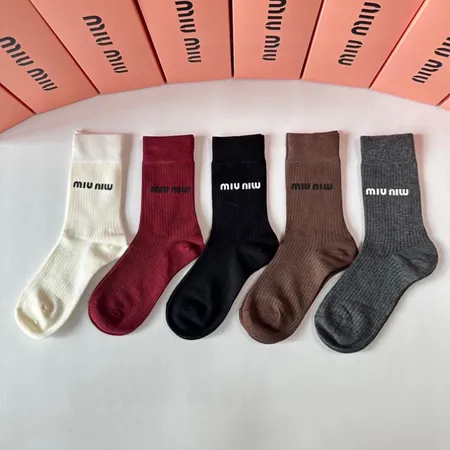 スーパーコピー ミュウミュウ 靴下