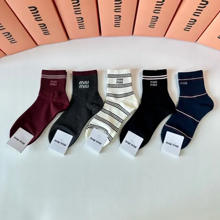 スーパーコピー ミュウミュウ 靴下