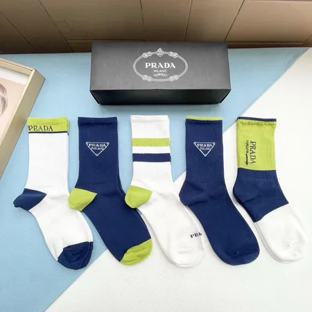 スーパーコピー プラダ 靴下
