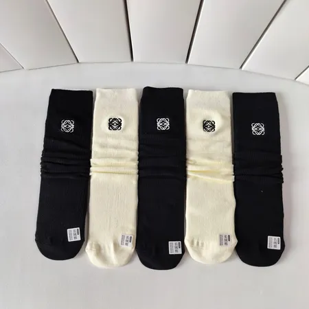 スーパーコピー ロエベ 靴下