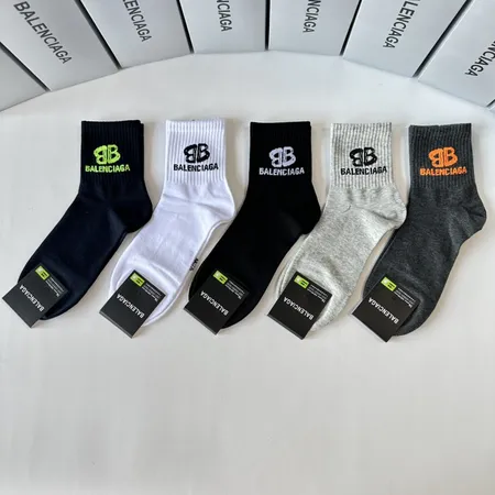 スーパーコピー バレンシアガ 靴下