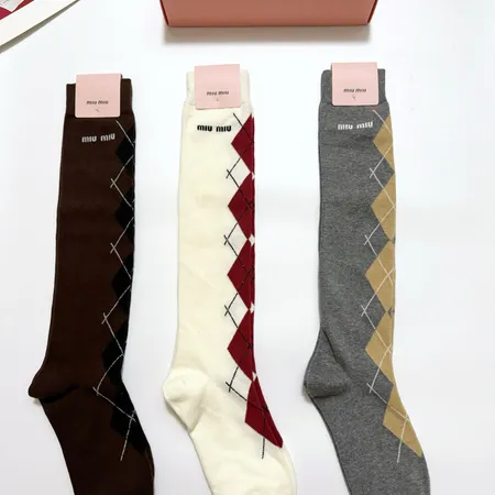 スーパーコピー ミュウミュウ 靴下