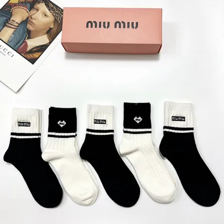 スーパーコピー ミュウミュウ 靴下